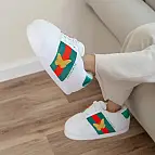 Zapatillas de estar por casa gigantes con mariposa