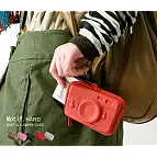 Puedes llevarla colgada de tu bolso