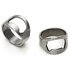 El diseño del anillo es perfecto para abrir botellines