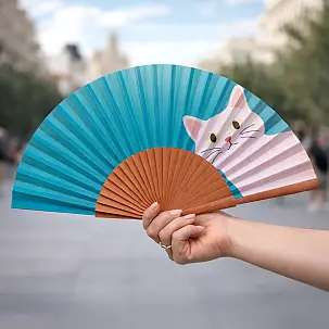 Abanico original con gatito asomado