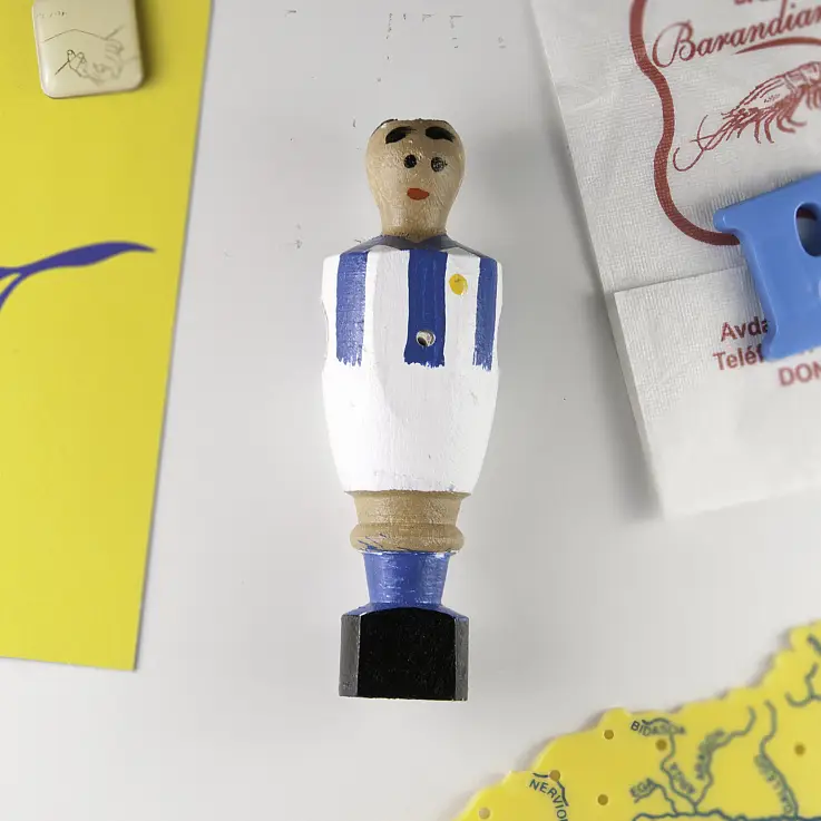 Tendrás en casa un muñeco de futbolín genuino