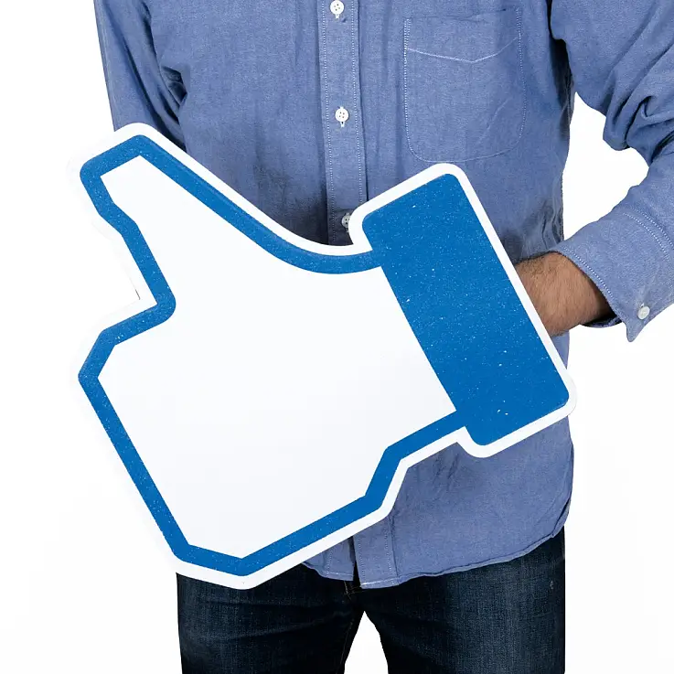 Di lo que te gusta con esta mano de Facebook