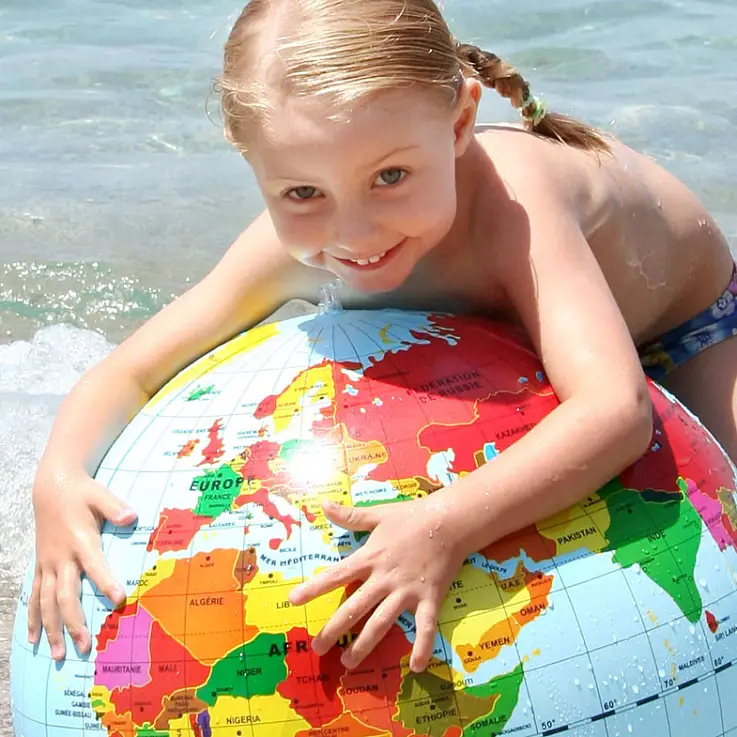 El globo terráqueo hinchable para aprender jugando