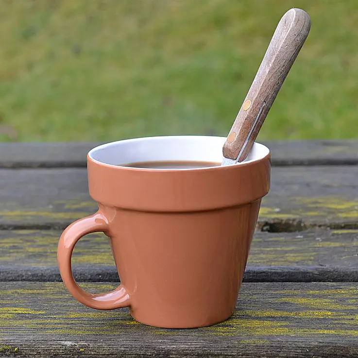 La taza maceta para cafeteros y jardineros