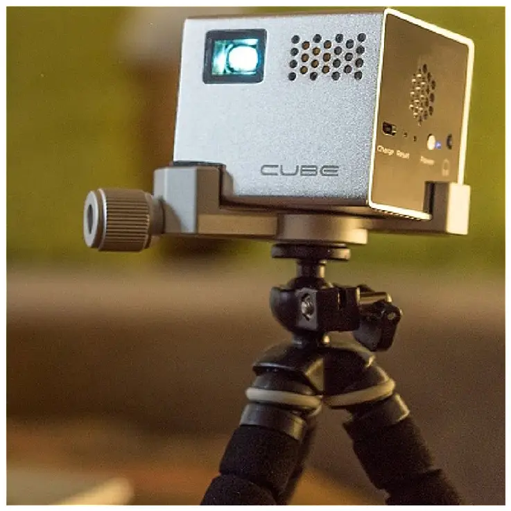 Incluye un trípode y la montura