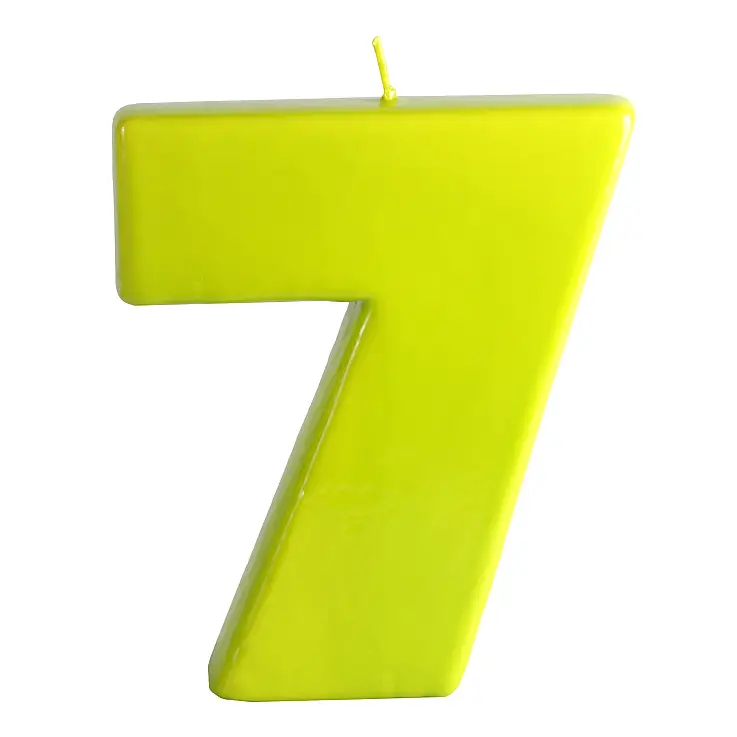 Decora con velas enormes