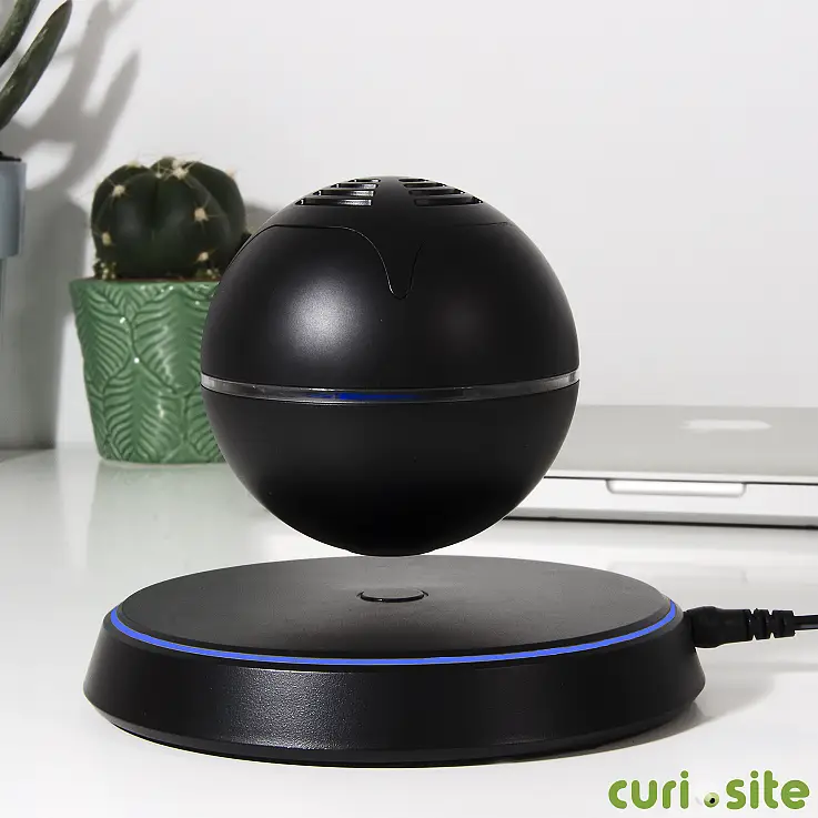 Un altavoz Bluetooth que flota
