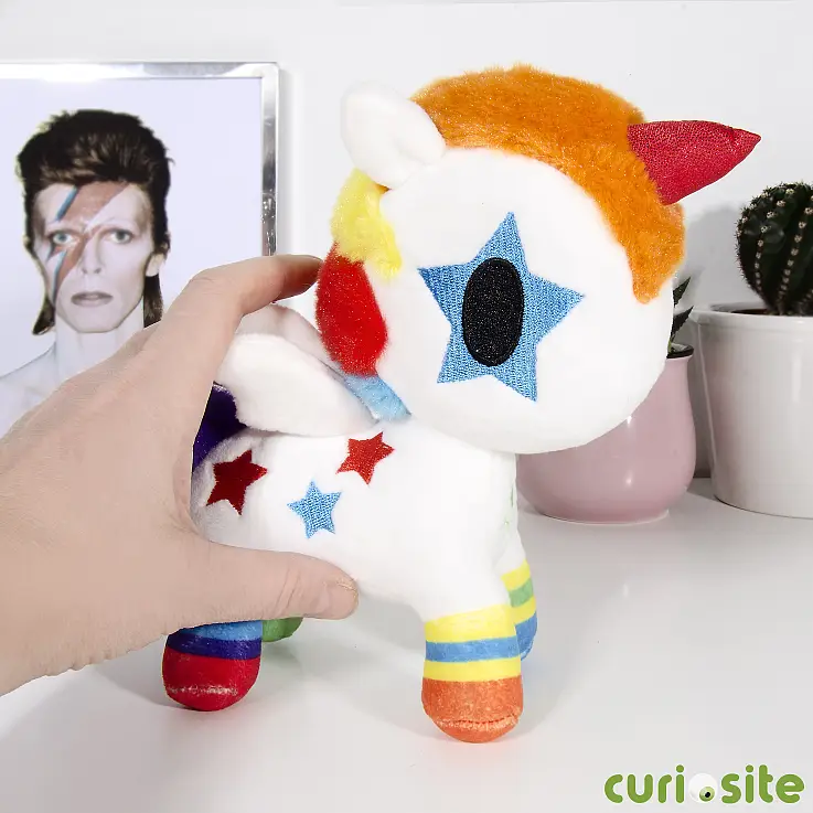 Mide 18 cm de alto