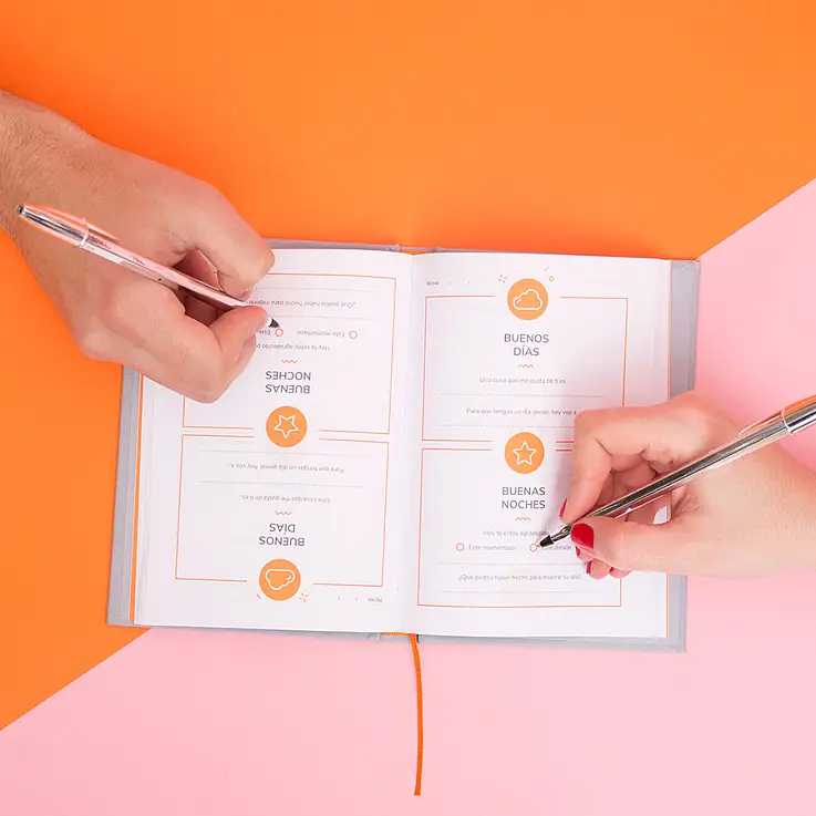 ... y el diario "Tres minutos al día para cuidar nuestro amor"