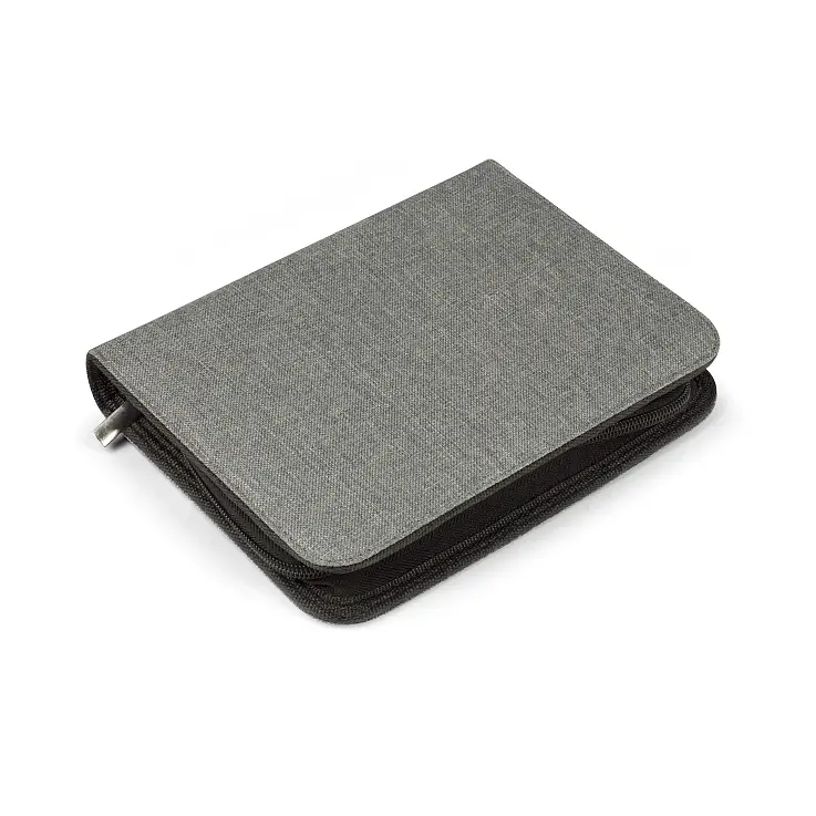Cerrado mide 22 x 17 cm