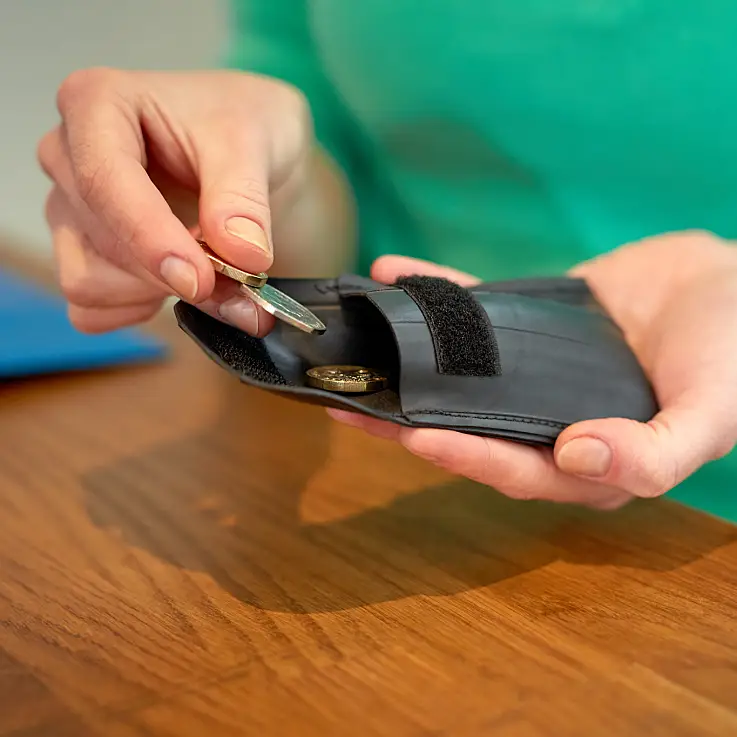 La mini cartera original y solidaria