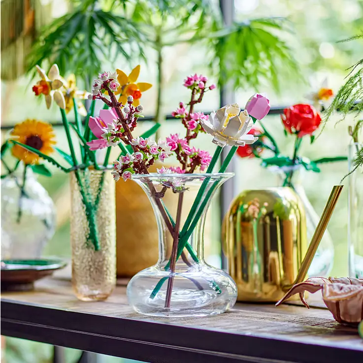 Combínalas con otras flores de la colección LEGO Botanicals