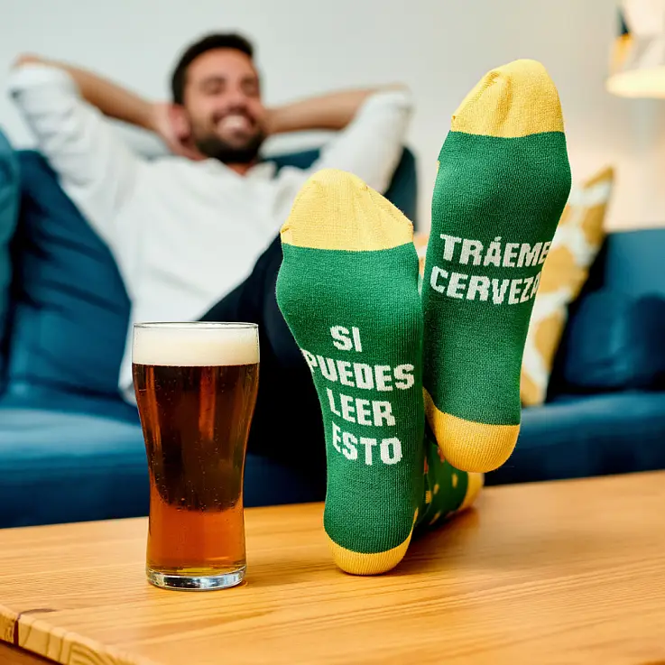 Estos calcetines piden la cerveza por ti