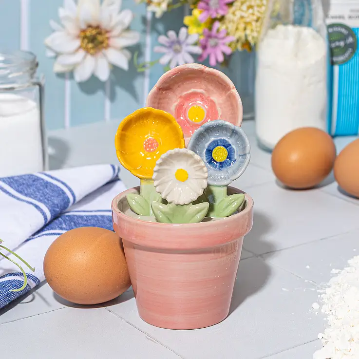 Cucharas medidoras en forma de flor con maceta