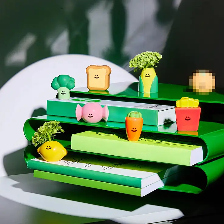 Caja sorpresa con mini jarroncito en forma de comida