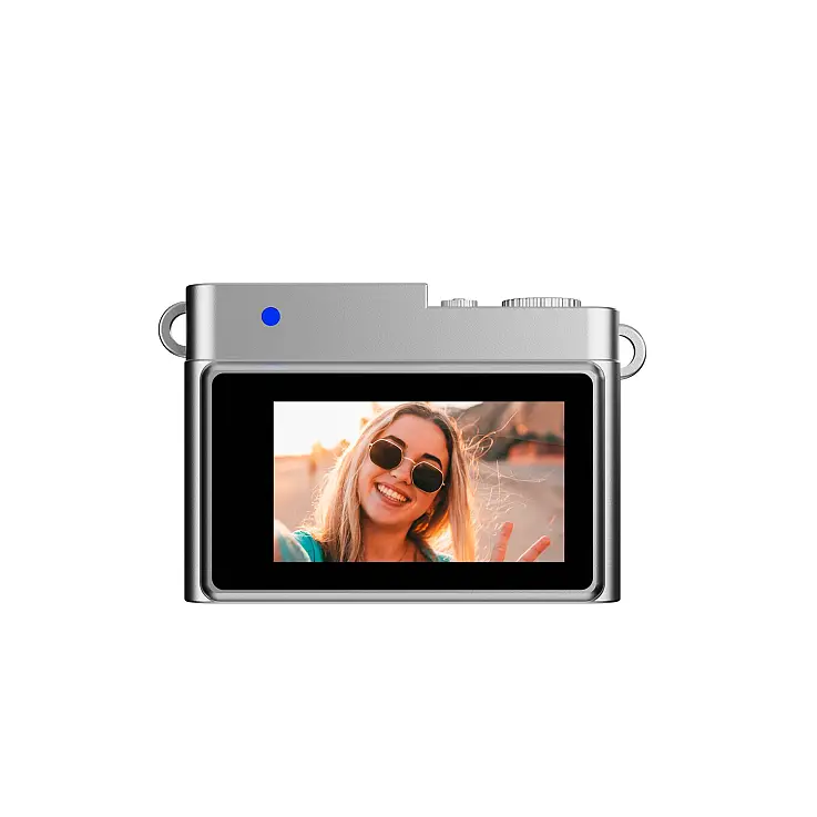 Incluye tarjeta de memoria de 8GB