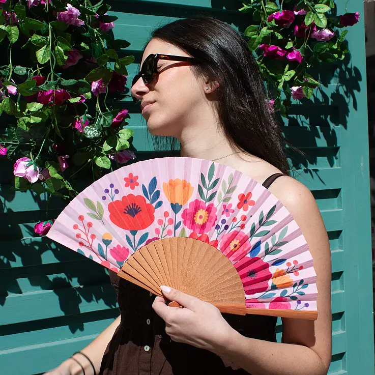 Fabricado en madera de alta densidad y polialgodón