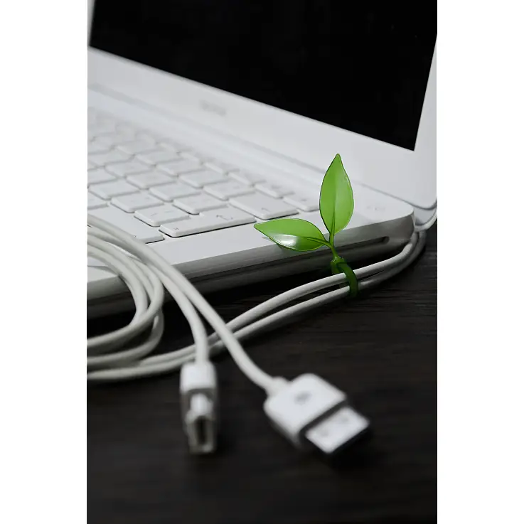 Puedes utilizarlas para organizar los cables que entran y salen de tu portátil