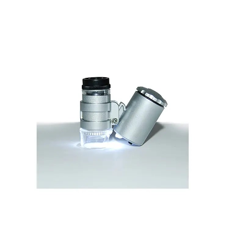 Cuenta con 3 luces LED: 2 blancas y 1 ultravioleta