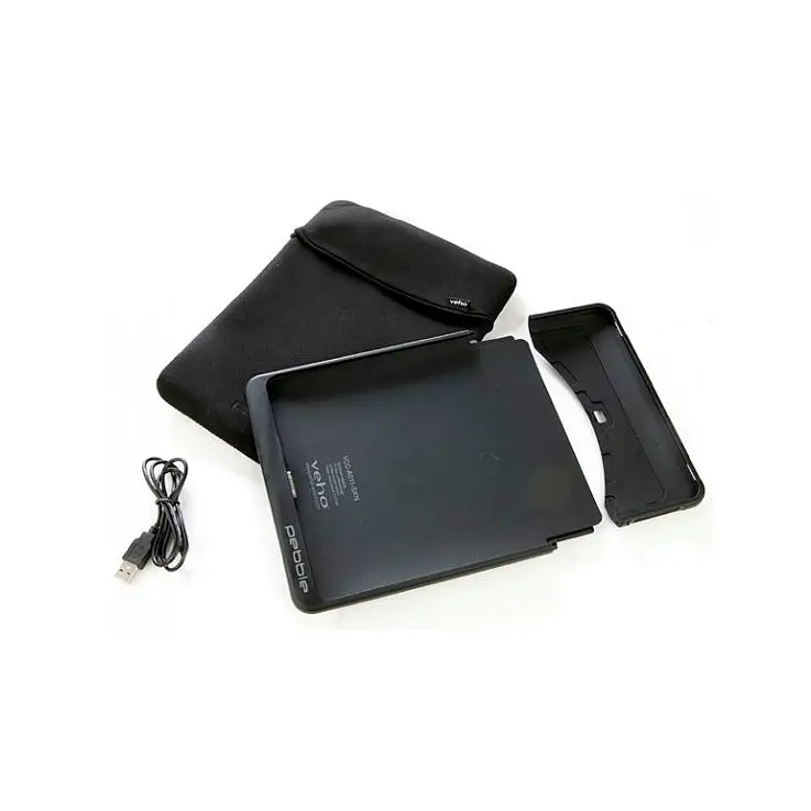 El kit incluye 1 Funda de Neopreno, 1 Carcasa con Batería y 1 Cable USB