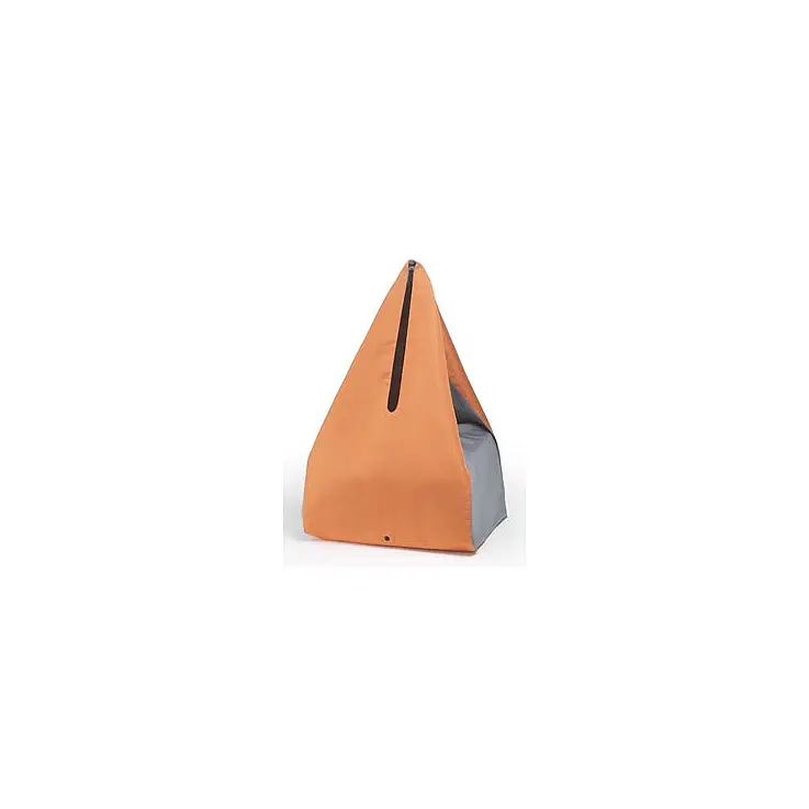 Hay dos versiones: naranja/gris o gris/bronce