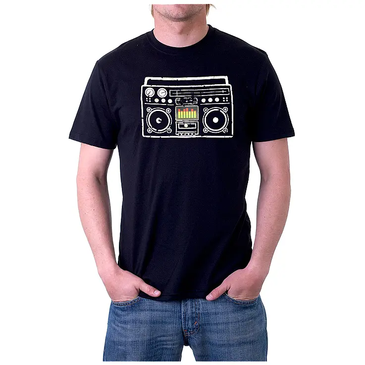 Con esta camiseta serás un altavoz con piernas