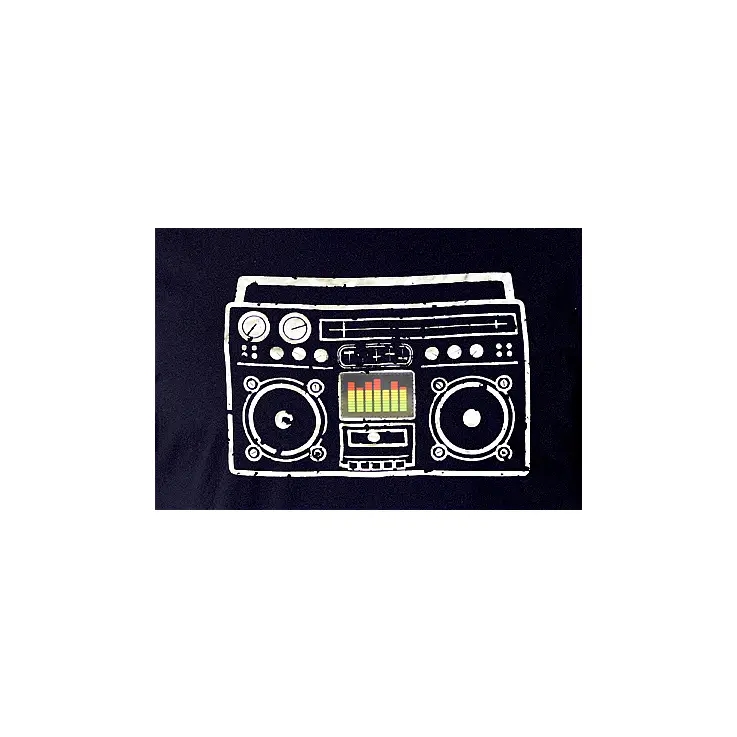El radiocassette estampado es puro años ochenta