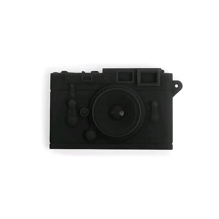 También está disponible en negro