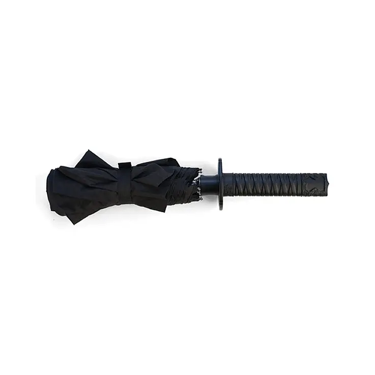 Mide 44 cm de largo plegado