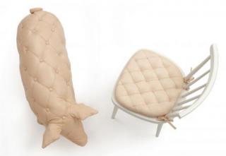 También existe la almohada para sillas con el mismo acabado