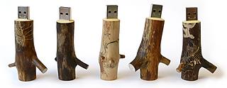 Wooden usb memory sticks by Studio Oooms