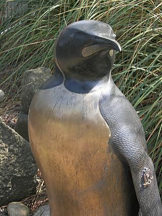 Estatua de bronce del pingüino. Foto: Wikipedia.
